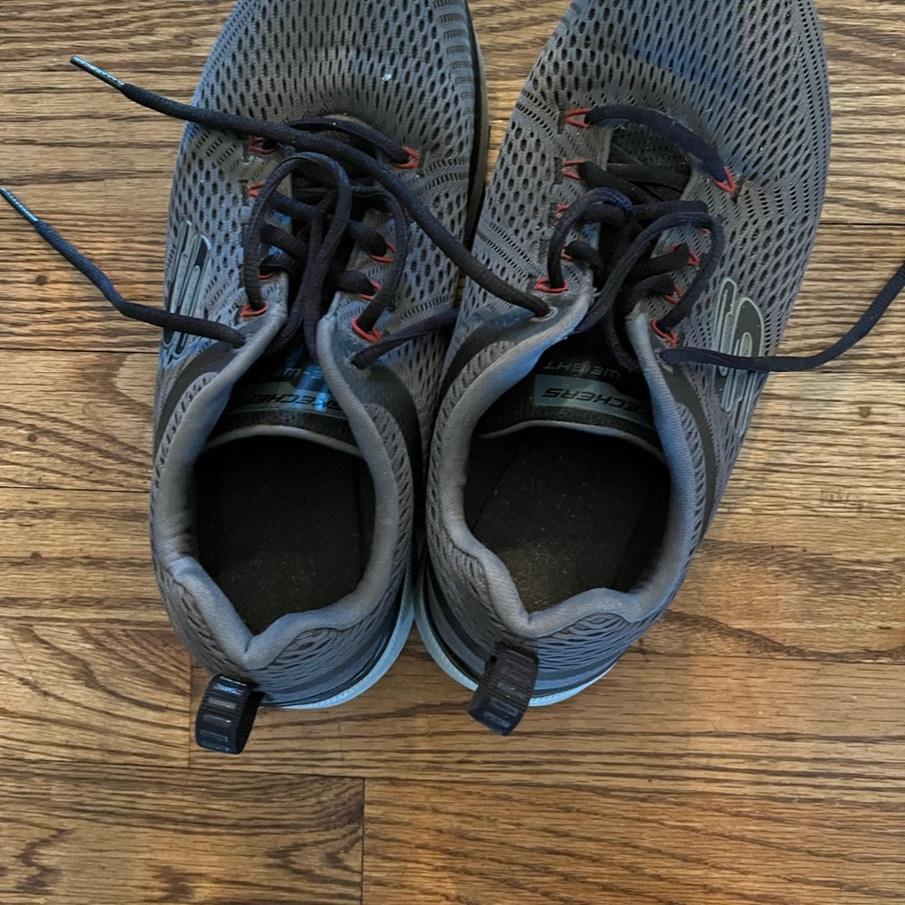 Skechers light weight 8.5 shoes 4e wide